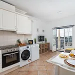 Host Wise - Wonderful Flats With Pool *