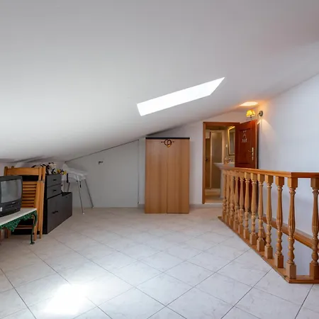 Host Wise - Wonderful Flats With Pool Lägenhet