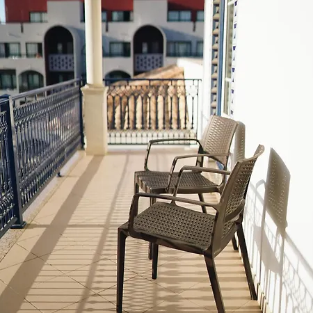 Apartment Host Wise - Wonderful Flats With Pool