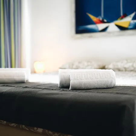 Apartment Host Wise - Wonderful Flats With Pool *