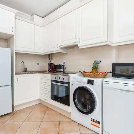 Host Wise - Wonderful Flats With Pool *