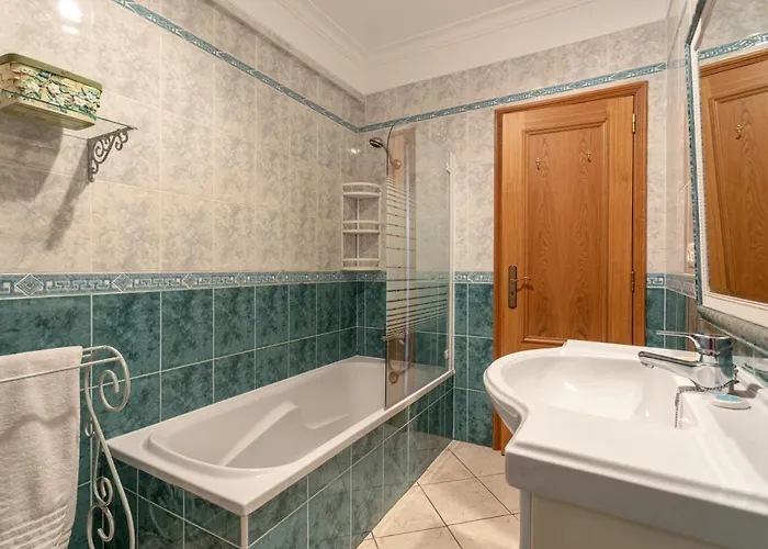 Host Wise - Wonderful Flats With Pool *