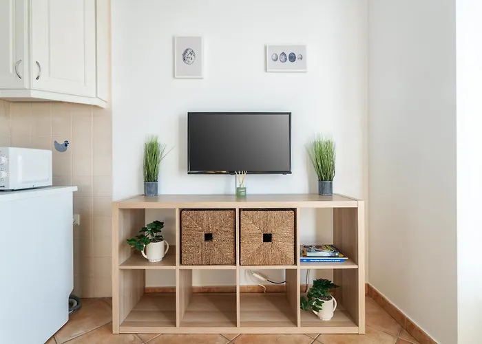 Host Wise - Wonderful Flats With Pool Апартаменти