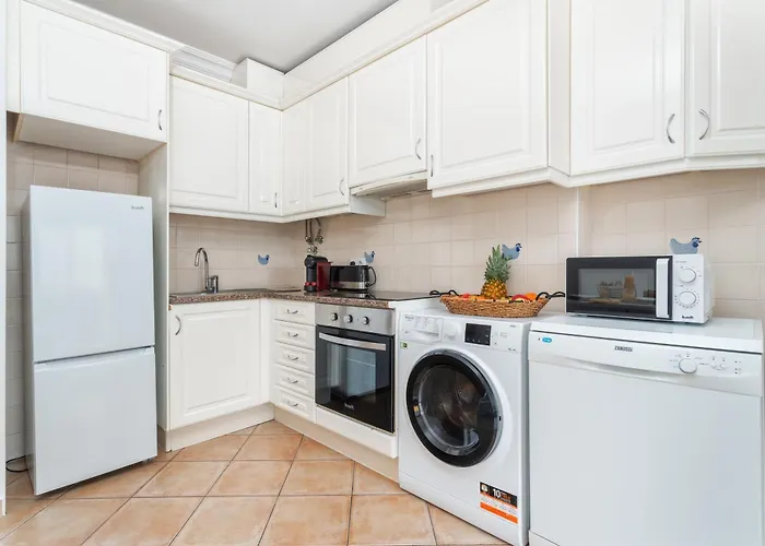 Host Wise - Wonderful Flats With Pool *