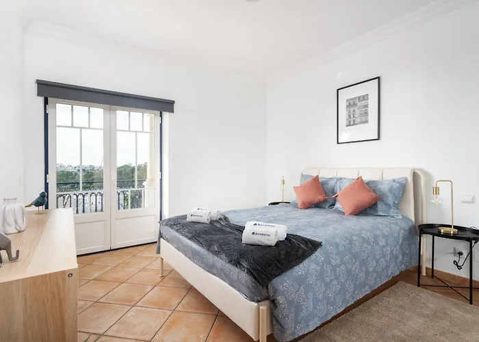 Host Wise - Wonderful Flats With Pool Апартаменти