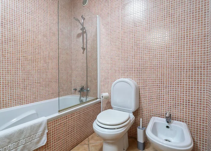 Host Wise - Wonderful Flats With Pool Апартаменти *