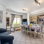 Apartament Host Wise - Wonderful Flats With Pool